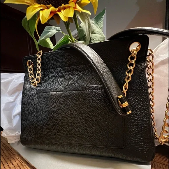 🌹💯% AUTHENTIC Tory Burch Leather Shoulder Bag.                       
🌹NWT - Picture 2 of 11